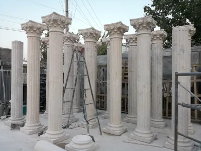 Résidence privée personnalisée pilier en pierre naturelle portique en marbre colonne romaine en pierre à vendre